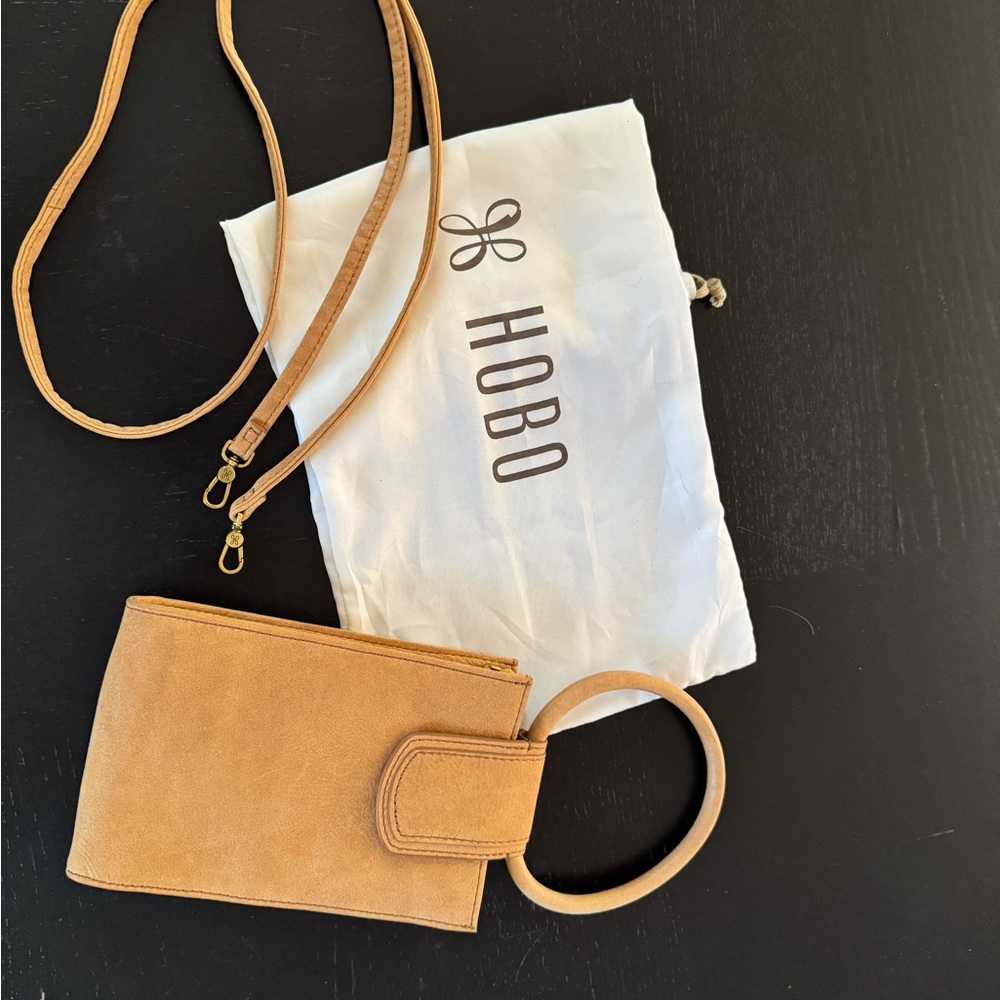 HOBO Tan Wristlet with Circular Handle